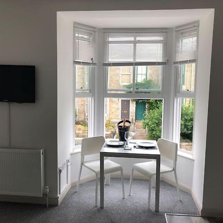 Newly Renovated Modern Studio Apartment 펜젠스 외부 사진