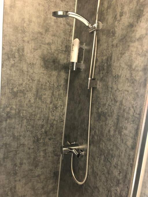 Newly Renovated Modern Studio Apartment 펜젠스 외부 사진